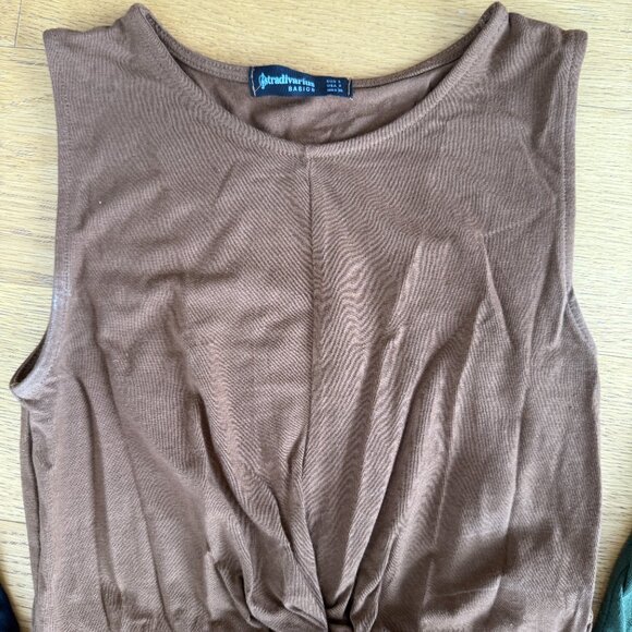 Stradivarius Cropped Knot Tank Tops – Set of 3 (S) (sale ends 08/28) - Picture 6 of 6